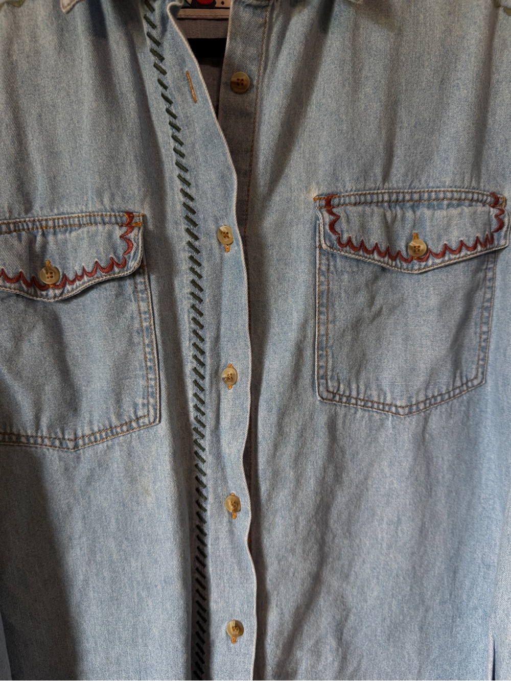 90s butter mom embroidered denim button up shirt 100% cotton fits size sm./med. - Picture 3 of 4